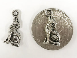 25 Pc 21mm Howling Wolf Charms, Coyote Charms, animal charms Pewter, Antique Silver Finish - PP164 - BeadPrism