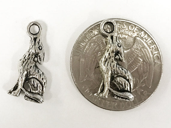 25 Pc 21mm Howling Wolf Charms, Coyote Charms, animal charms Pewter, Antique Silver Finish - PP164 - BeadPrism