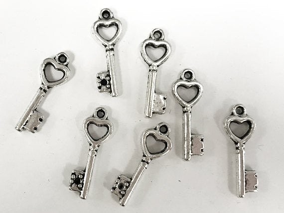 25 Pc Heart Key Charms 20mm,  Antique Silver Tone Pewter, Wholesale - PP157 - BeadPrism