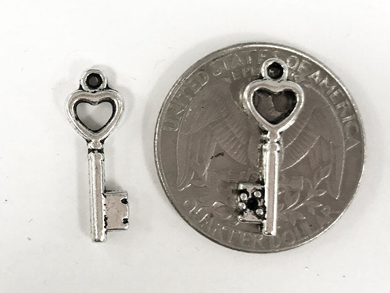 25 Pc Heart Key Charms 20mm,  Antique Silver Tone Pewter, Wholesale - PP157 - BeadPrism