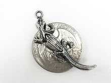 Load image into Gallery viewer, 15 Pc - Movable Gecko Charms 40mm, Pewter , Gekho Charm, Lizzard pendants, Gecko pendants- PP155 - BeadPrism