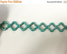 20mm Turquoise Blue Howlite Quatrefoil 4 Leaf Clover Gemstone Beads 16 Inch strand -  SMAG021 - BeadPrism
