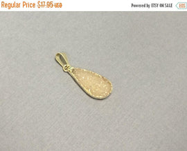 Druzy Teardrop Pendant, Natural Uruguay Amethyst 28mm, 24K gold plated edged all around - DP19-17 - BeadPrism