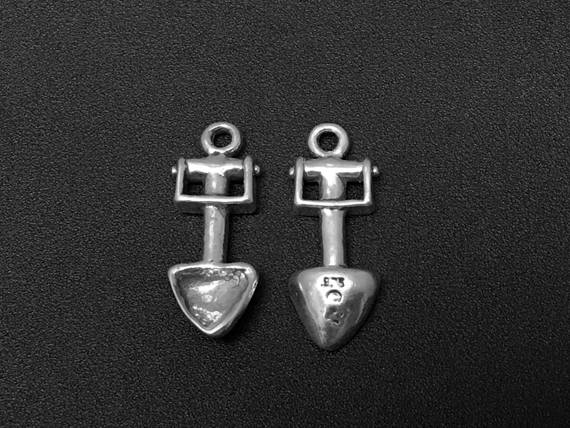 Hand Shovel Charm Sterling Silver 21mm, Garden Charms, Farm Charms, Hand Shovel charms - SP179 - BeadPrism