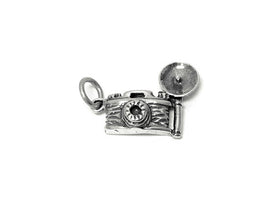 Camera with Flash Charm Sterling Silver 16mm, Photos Charms, Pictures Charms, Camera Charms - SP695 - BeadPrism