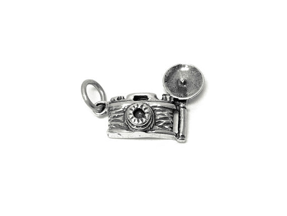 Camera with Flash Charm Sterling Silver 16mm, Photos Charms, Pictures Charms, Camera Charms - SP695 - BeadPrism