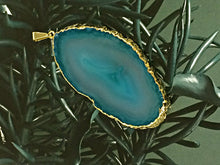 Load image into Gallery viewer, Natural Agate Slice Druzy Pendant Edged in 18K Gold, teal blue Agate Slice Pendant - Teal DP9-AS - BeadPrism