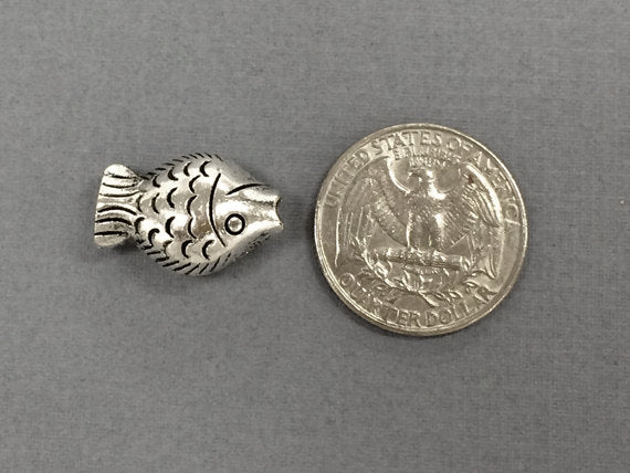 10 Pc Fish Beads silver 21 mm Antique Silver finish pewter beads, fish beads, sealife beads - PBF237 - BeadPrism